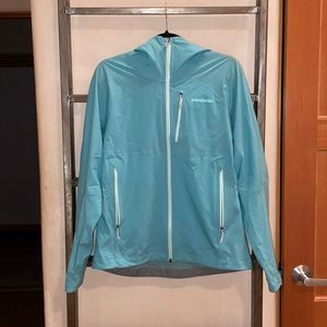 Light blue Patagonia rain jacket M